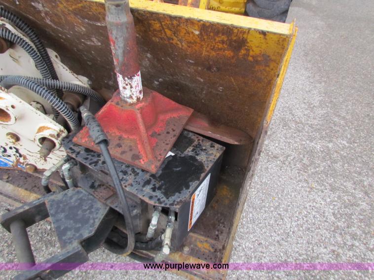 image for item E4167 2003 John Deere 310G backhoe