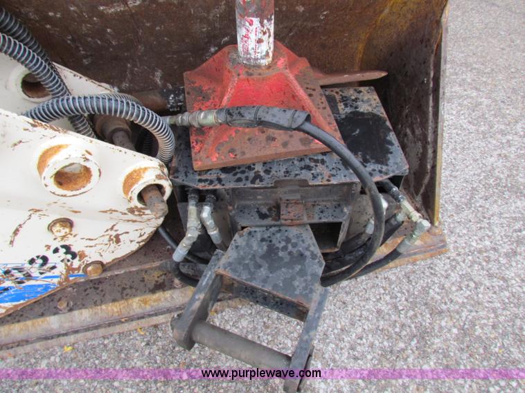 image for item E4167 2003 John Deere 310G backhoe