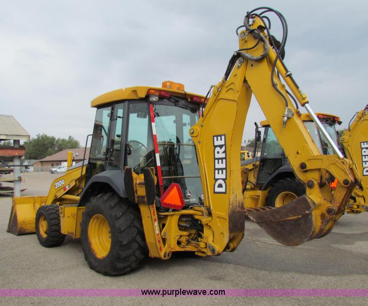 image for item E4168 2004 John Deere 310G backhoe