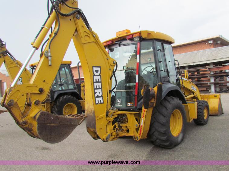 image for item E4168 2004 John Deere 310G backhoe