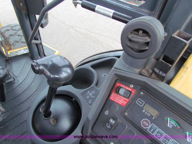 image for item E4168 2004 John Deere 310G backhoe