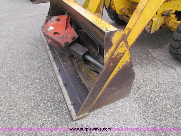 image for item E4168 2004 John Deere 310G backhoe