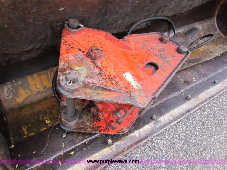 image for item E4168 2004 John Deere 310G backhoe