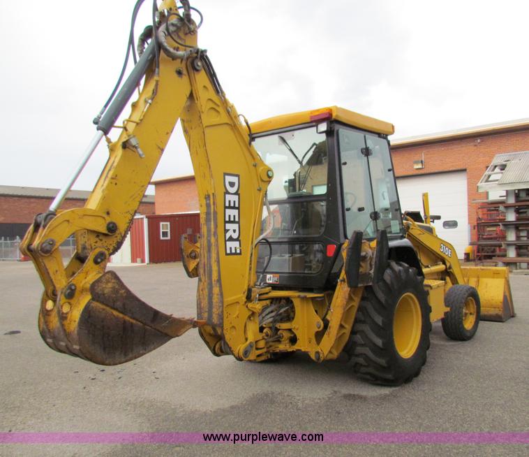 image for item E4169 1997 John Deere 310E backhoe