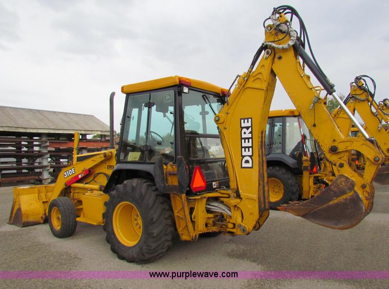 image for item E4169 1997 John Deere 310E backhoe