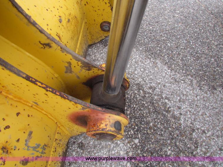 image for item E4169 1997 John Deere 310E backhoe