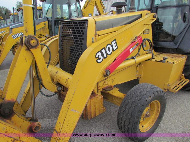image for item E4169 1997 John Deere 310E backhoe