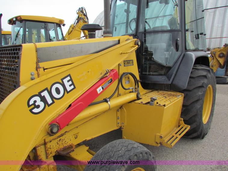 image for item E4169 1997 John Deere 310E backhoe