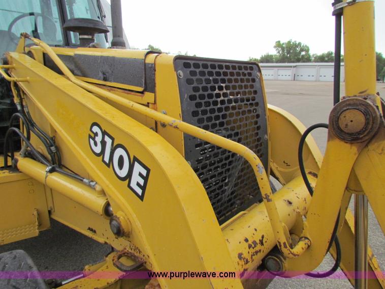 image for item E4169 1997 John Deere 310E backhoe