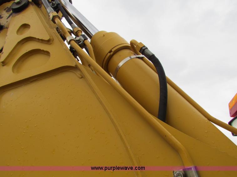 image for item E4169 1997 John Deere 310E backhoe