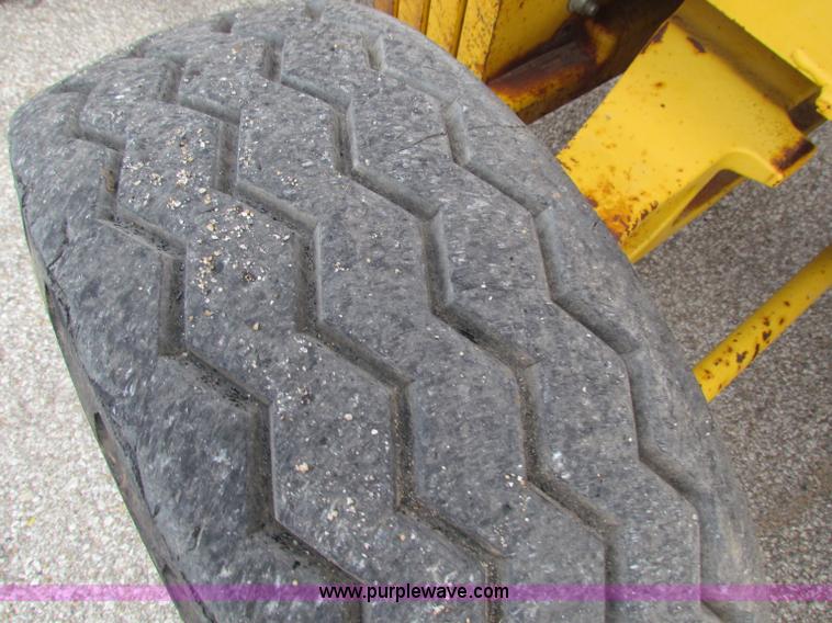 image for item E4169 1997 John Deere 310E backhoe