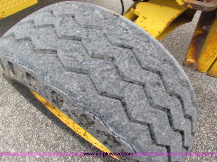 image for item E4169 1997 John Deere 310E backhoe