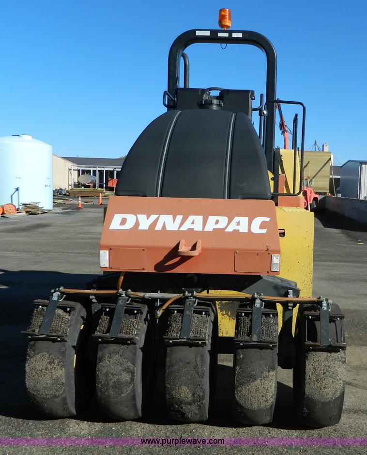 image for item E4171 2005 Dyna-Pac CP142 pneumatic roller