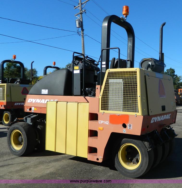 image for item E4171 2005 Dyna-Pac CP142 pneumatic roller
