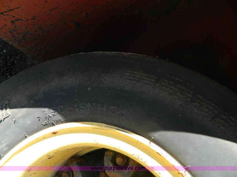 image for item E4171 2005 Dyna-Pac CP142 pneumatic roller