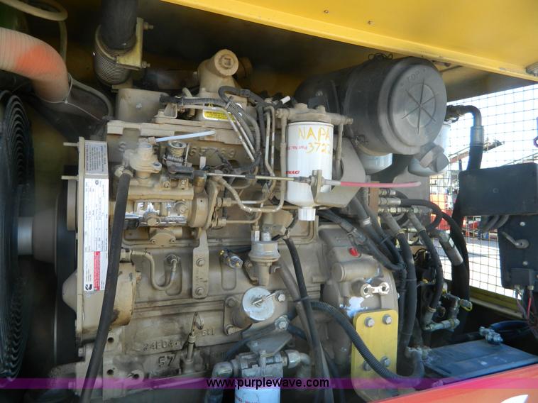 image for item E4171 2005 Dyna-Pac CP142 pneumatic roller