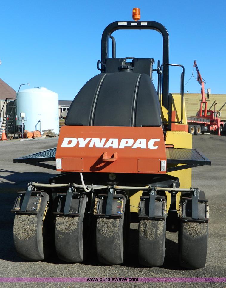 image for item E4172 2005 Dyna-Pac CP142 pneumatic roller