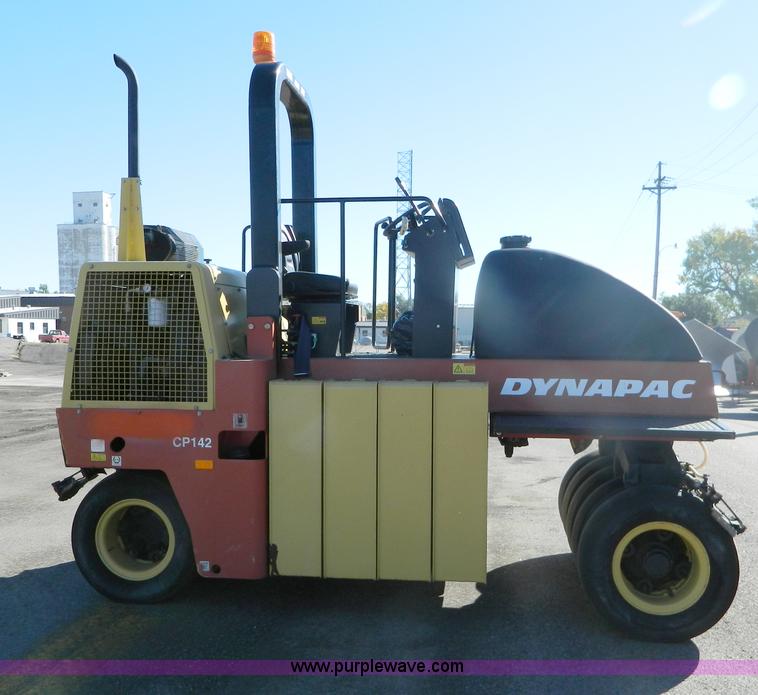 image for item E4172 2005 Dyna-Pac CP142 pneumatic roller