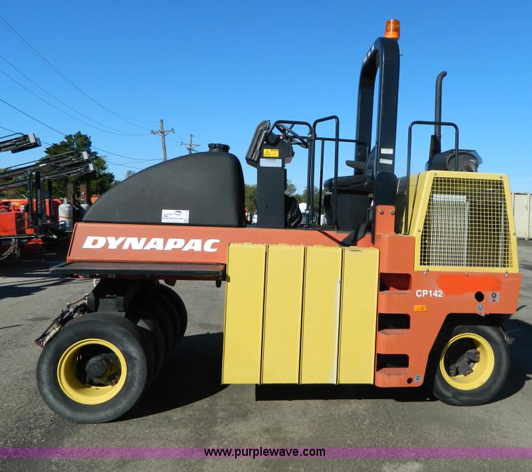 image for item E4172 2005 Dyna-Pac CP142 pneumatic roller