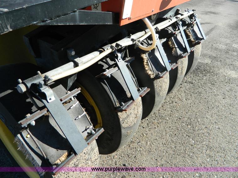 image for item E4172 2005 Dyna-Pac CP142 pneumatic roller