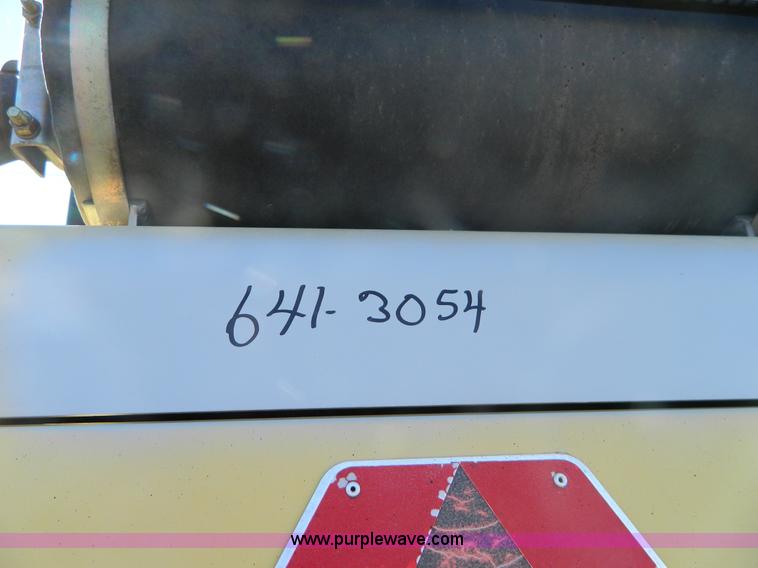 image for item E4172 2005 Dyna-Pac CP142 pneumatic roller