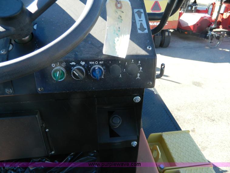 image for item E4172 2005 Dyna-Pac CP142 pneumatic roller