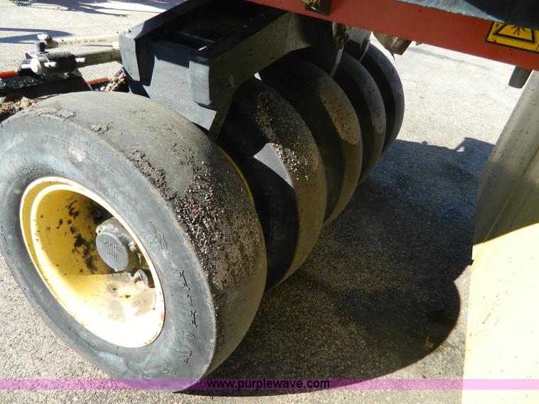 image for item E4173 2005 Dyna-Pac CP142 pneumatic roller