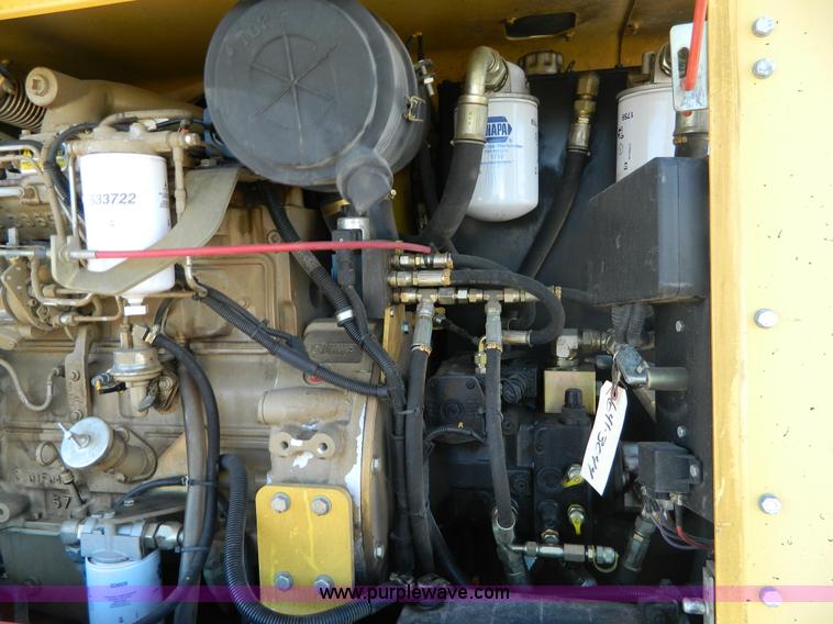 image for item E4173 2005 Dyna-Pac CP142 pneumatic roller