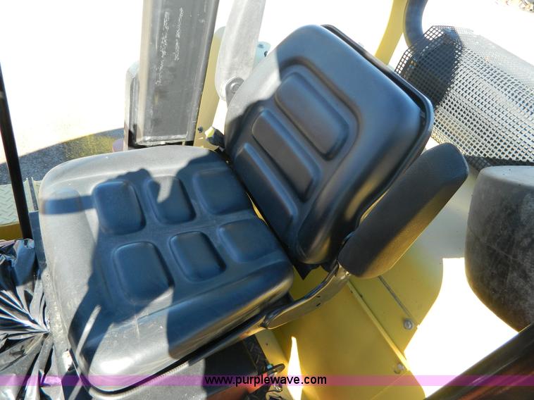 image for item E4173 2005 Dyna-Pac CP142 pneumatic roller