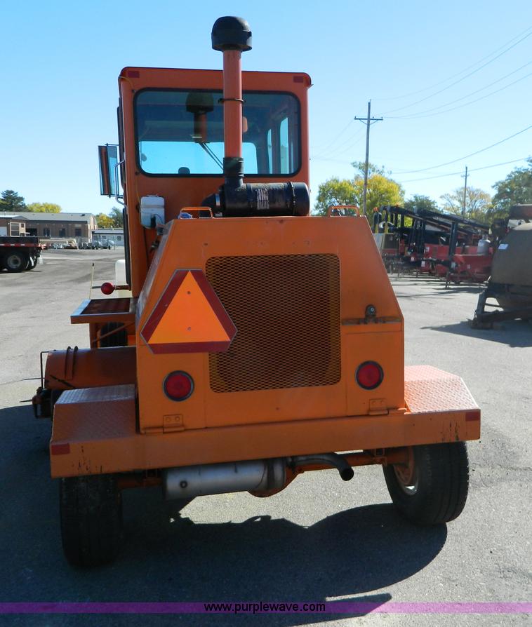 image for item E4185 2001 Broce CR-350 broom