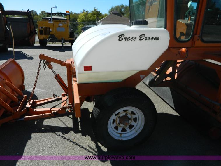 image for item E4185 2001 Broce CR-350 broom