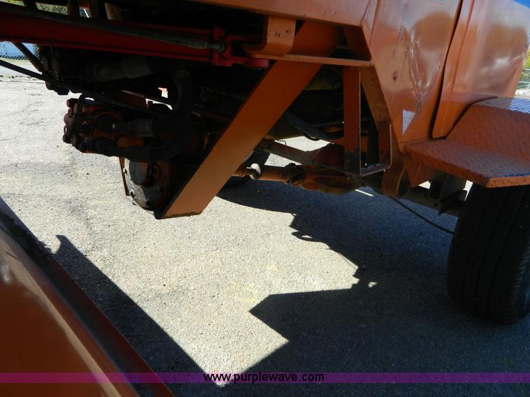 image for item E4185 2001 Broce CR-350 broom