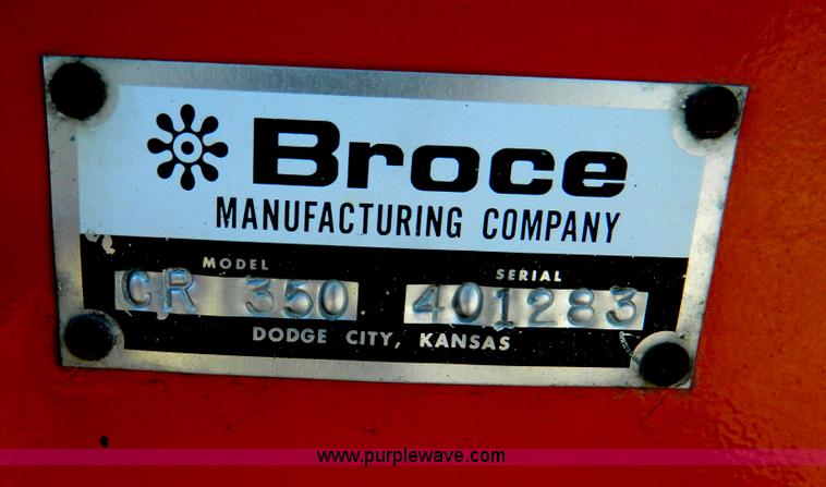 image for item E4185 2001 Broce CR-350 broom