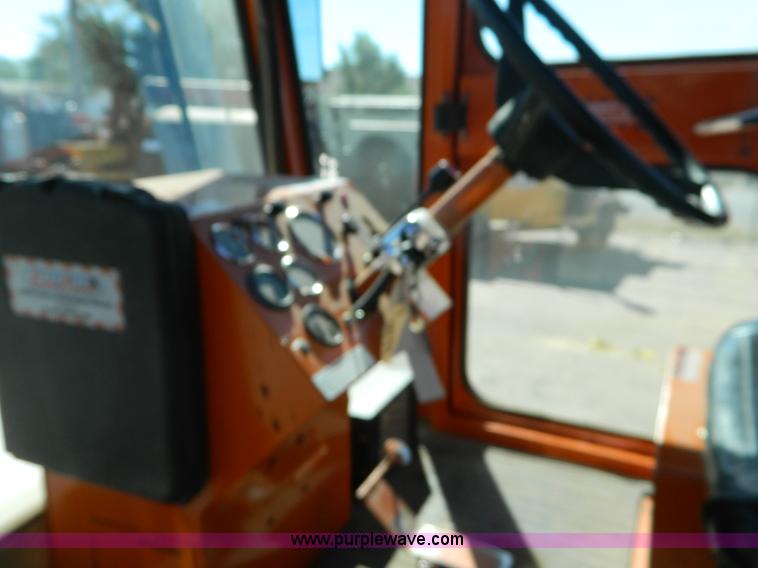 image for item E4185 2001 Broce CR-350 broom