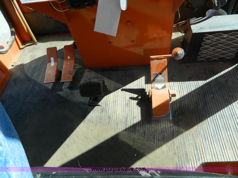 image for item E4185 2001 Broce CR-350 broom