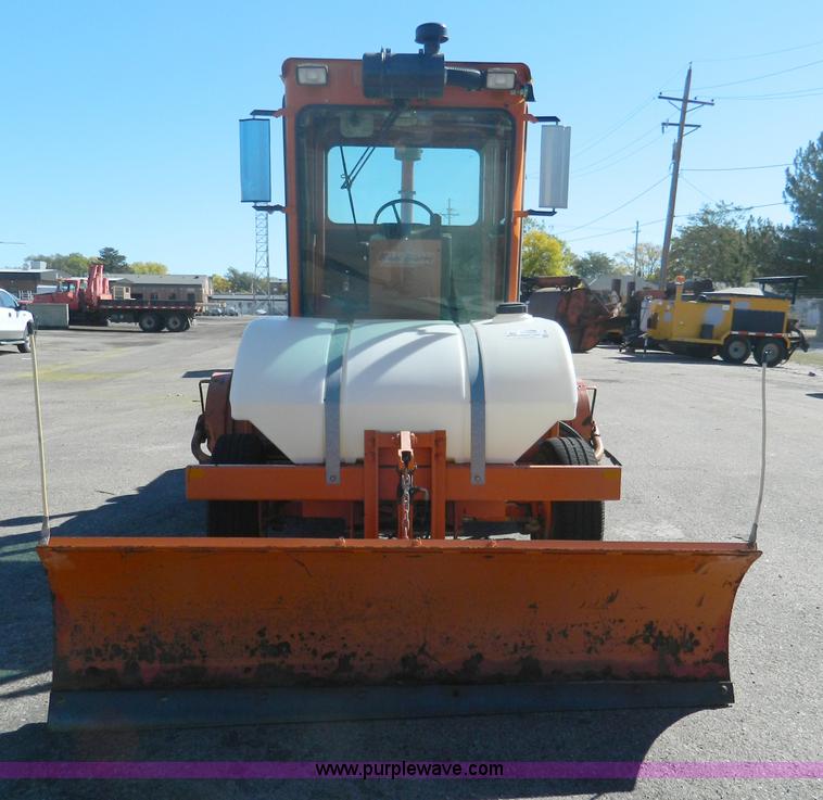 image for item E4186 2001 Broce CR-350 broom