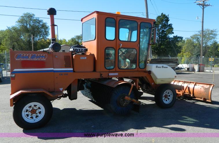 image for item E4186 2001 Broce CR-350 broom