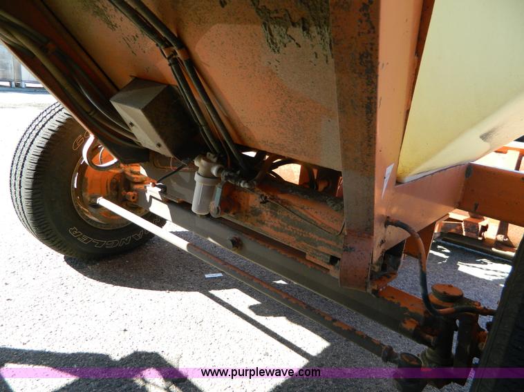 image for item E4186 2001 Broce CR-350 broom