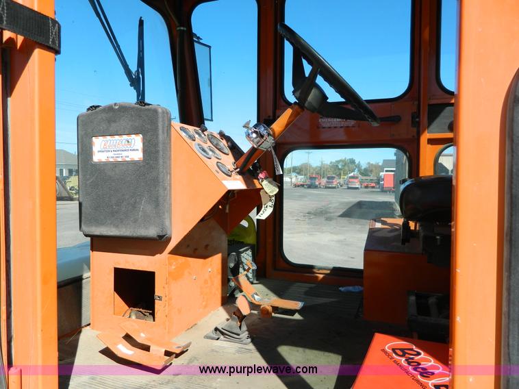 image for item E4186 2001 Broce CR-350 broom