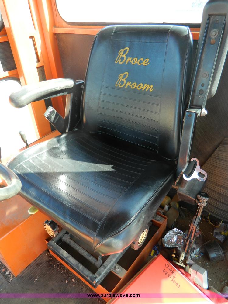 image for item E4186 2001 Broce CR-350 broom