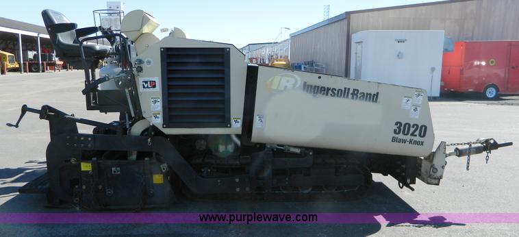 image for item E4188 2006 Ingersoll Rand IR3120 self-propelled asphalt paver