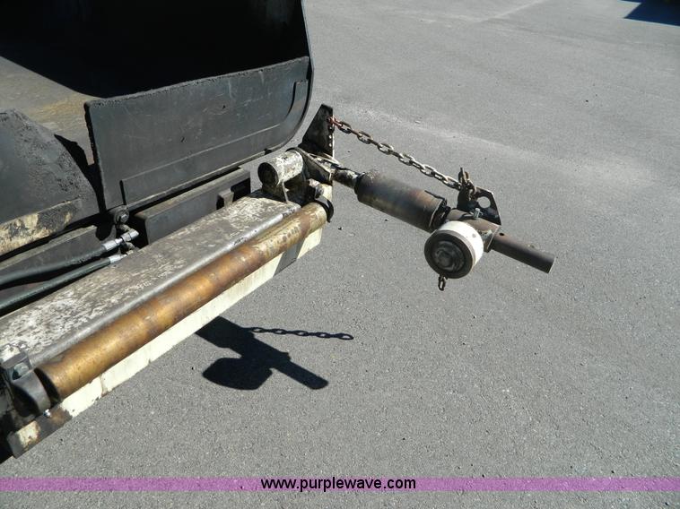 image for item E4188 2006 Ingersoll Rand IR3120 self-propelled asphalt paver