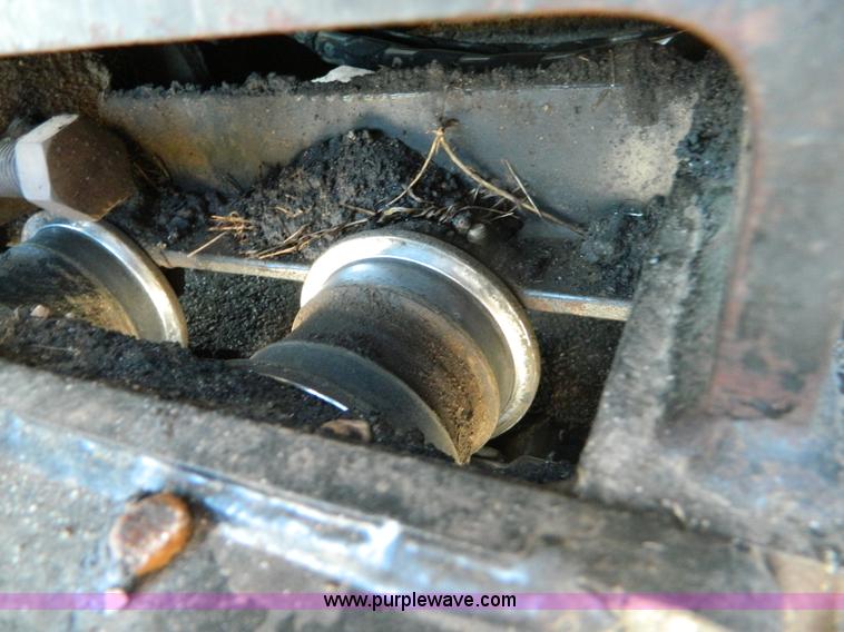 image for item E4188 2006 Ingersoll Rand IR3120 self-propelled asphalt paver