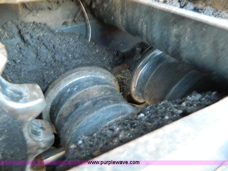 image for item E4188 2006 Ingersoll Rand IR3120 self-propelled asphalt paver