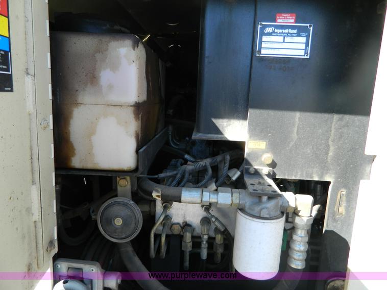 image for item E4188 2006 Ingersoll Rand IR3120 self-propelled asphalt paver