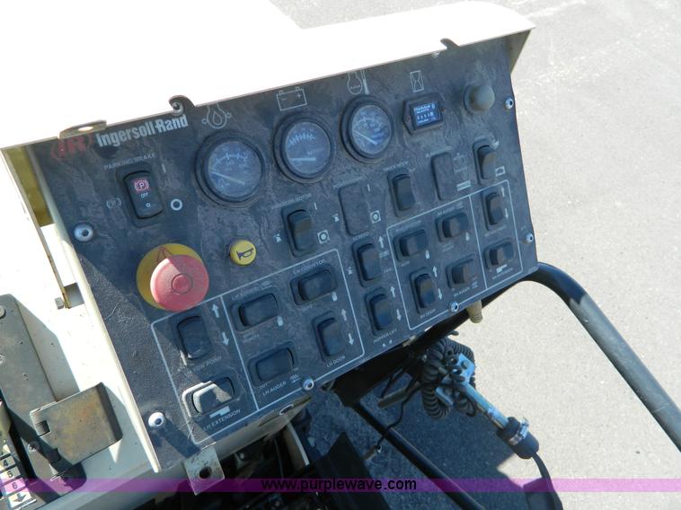 image for item E4188 2006 Ingersoll Rand IR3120 self-propelled asphalt paver