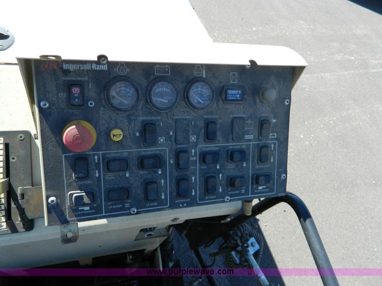 image for item E4188 2006 Ingersoll Rand IR3120 self-propelled asphalt paver