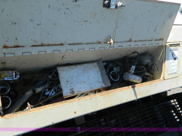 image for item E4188 2006 Ingersoll Rand IR3120 self-propelled asphalt paver