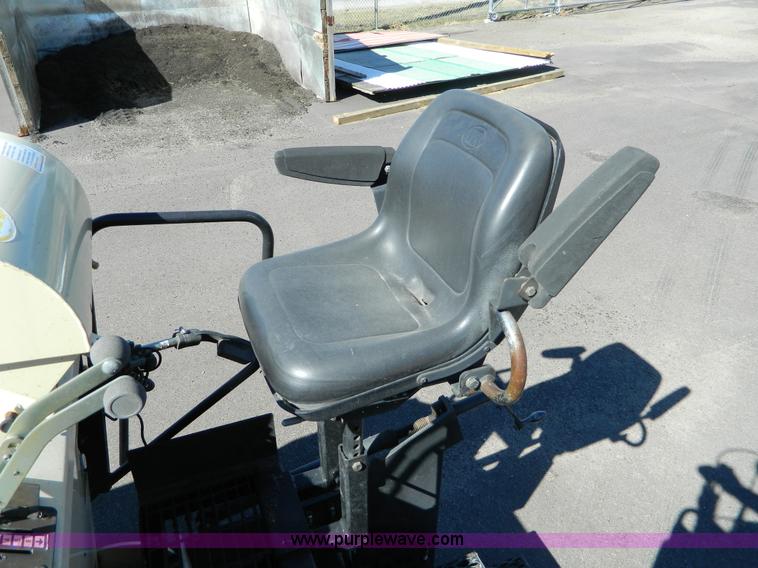 image for item E4188 2006 Ingersoll Rand IR3120 self-propelled asphalt paver