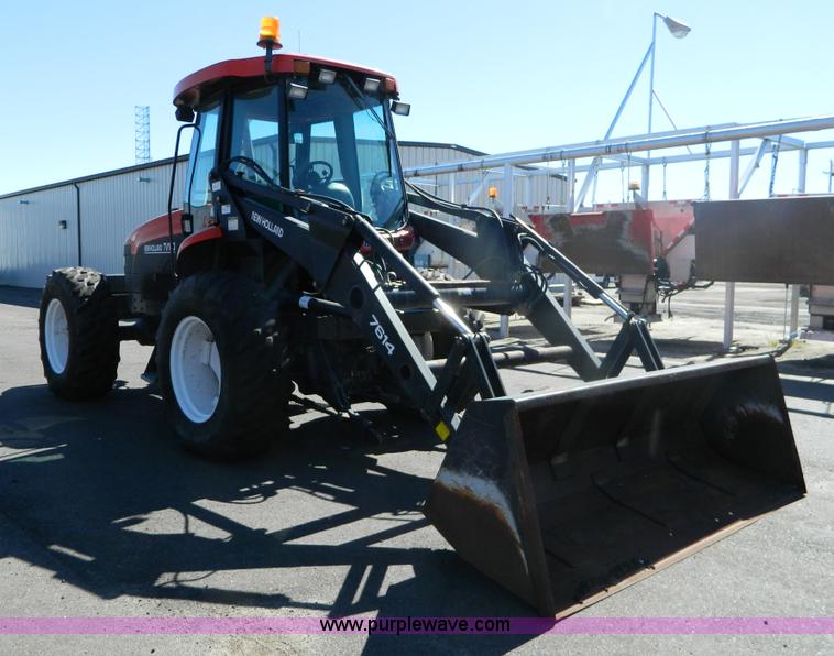 image for item E4191 2000 New Holland TV-140 tractor